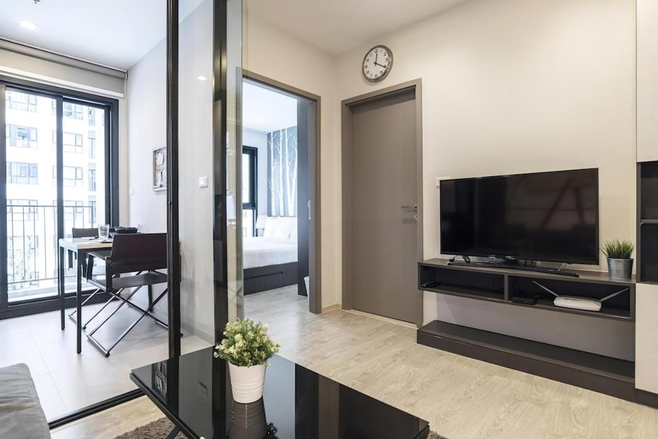 Apartment Pool & Great Location